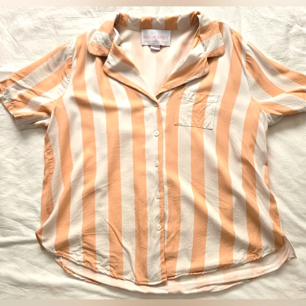 Peach and White Striped Short Pajama Set Size Medium - Picture 6 of 17